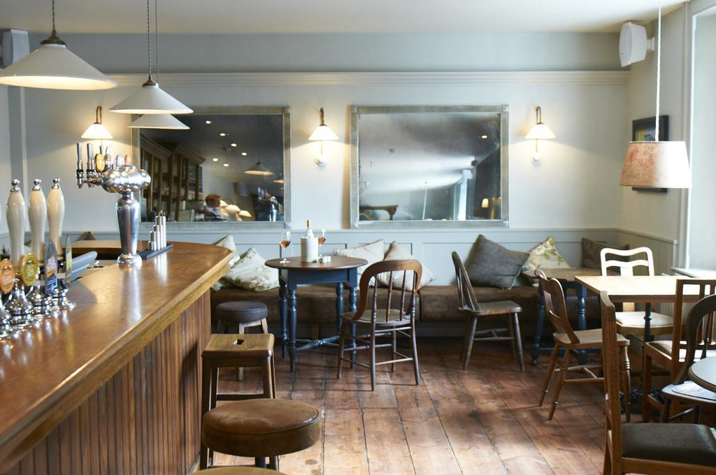 The Swan Hotel Wedmore Bagian luar foto