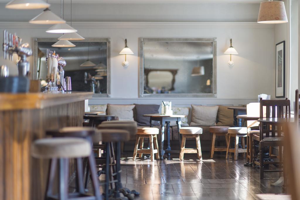 The Swan Hotel Wedmore Bagian luar foto
