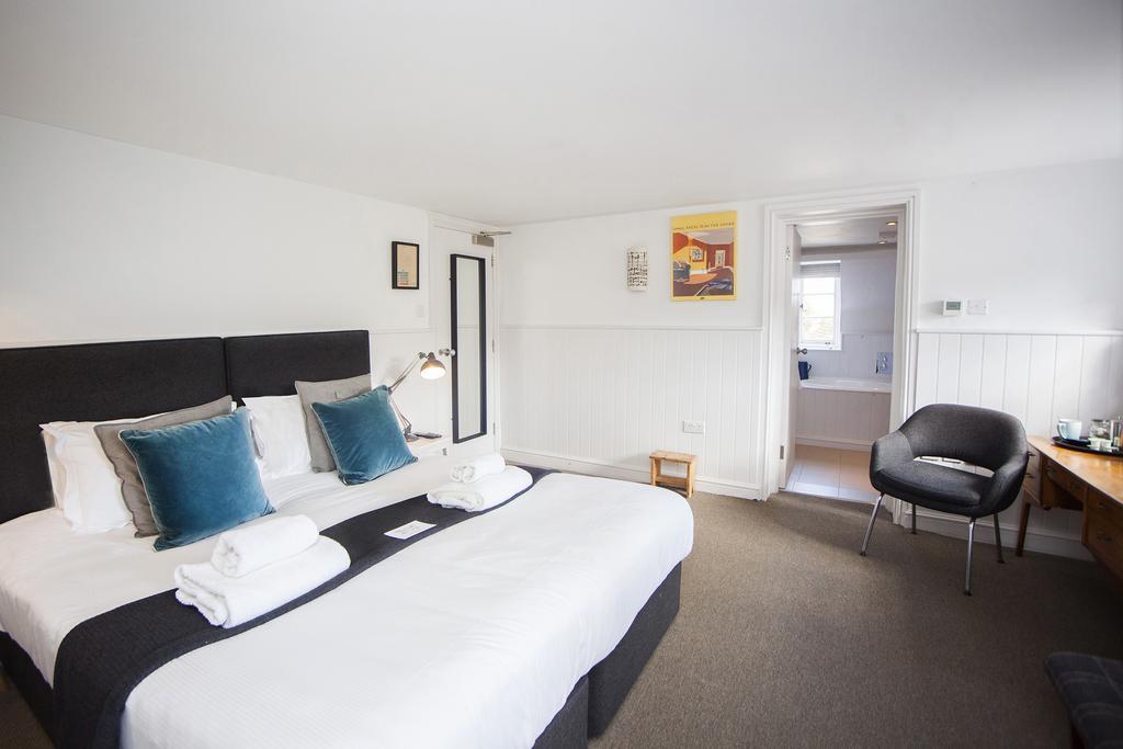 The Swan Hotel Wedmore Bagian luar foto