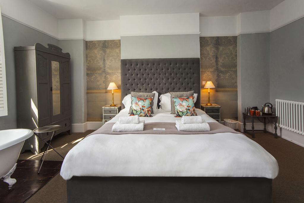 The Swan Hotel Wedmore Bagian luar foto