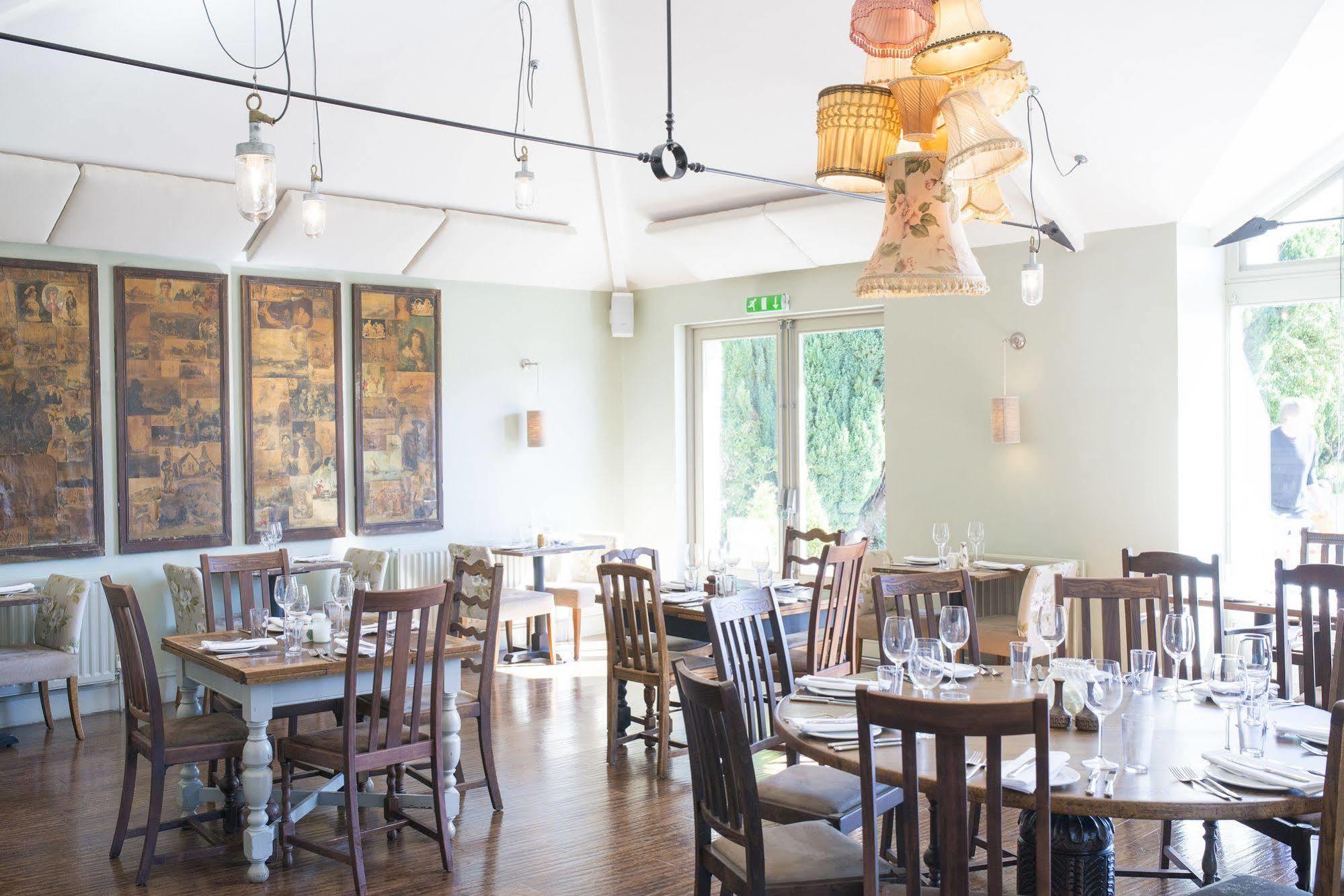 The Swan Hotel Wedmore Bagian luar foto