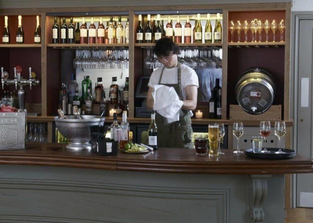 The Swan Hotel Wedmore Bagian luar foto
