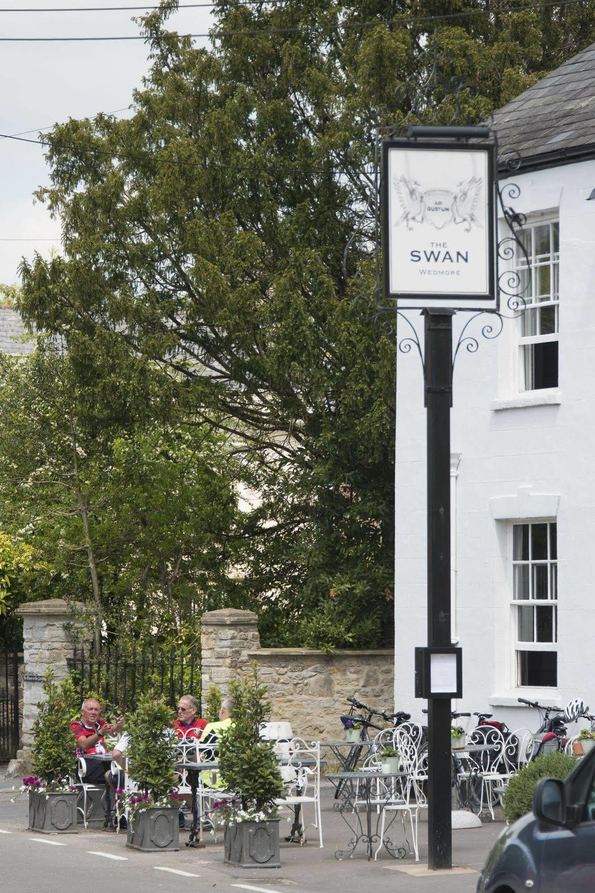 The Swan Hotel Wedmore Bagian luar foto